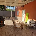 Near Trstenik With Secure Parking 아파트 스플리트