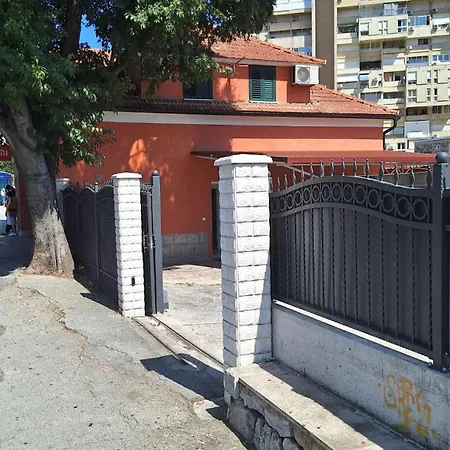 Two-bedroom Near Znjan With Parking Space * سبليت
