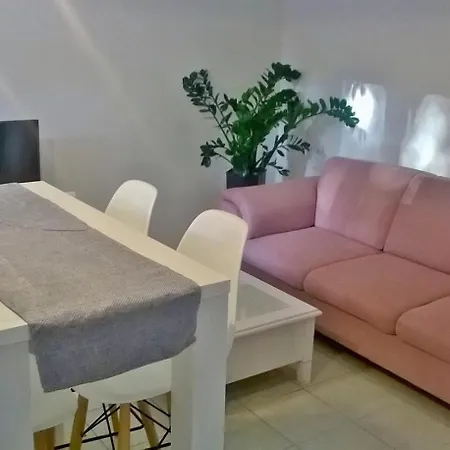 شقة Two-bedroom Near Znjan With Parking Space *