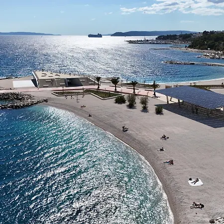 아파트 Near Trstenik With Secure Parking