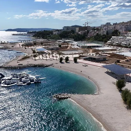 Apartamento Near Trstenik With Secure Parking *